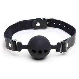 Nxy Sm Bondage Grand Silicone Respirant Ball Gag Contraintes Fétiche Esclave Sex Toys pour Couple Bracelet En Cuir Bouche Ouverte Gags Jeux Adultes 220426