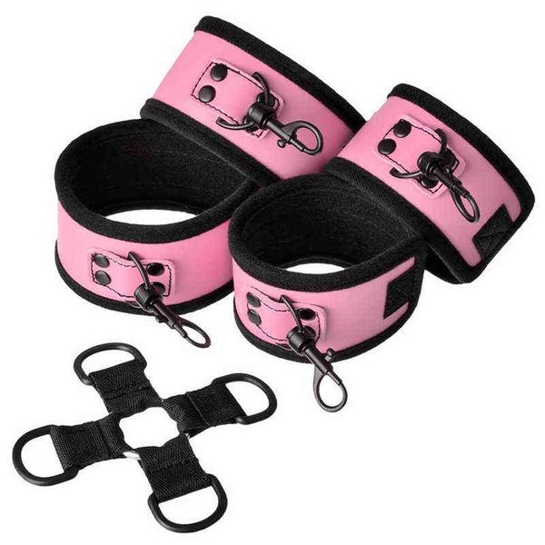 Nxy Sm Bondage Pink Sex Leather Handcuffs Tobillo Bdsm Restricciones Eróticas debajo de la cama Muñequeras Kit Juguetes para adultos para parejas Juegos de mujeres 220426