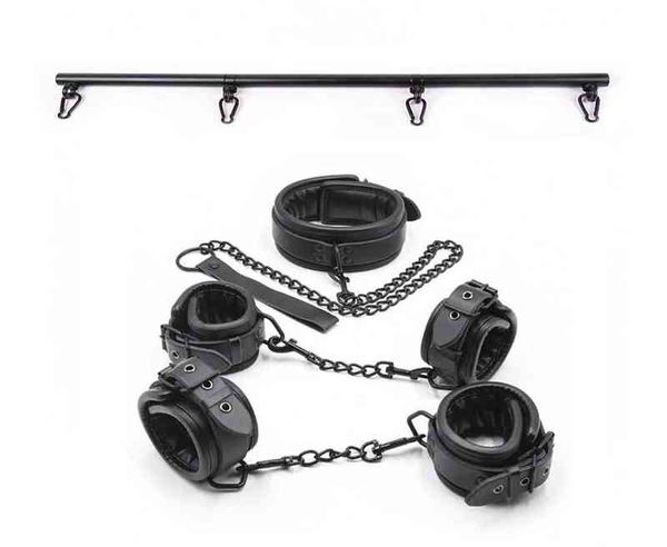 Nxy Sm Bondage Pu Cuir Rembourré Main Cheville Poignets Esclave Collier Bdsm Ensemble Métal Spreader Bar Couple Retenue Érotique Sex Toys220419