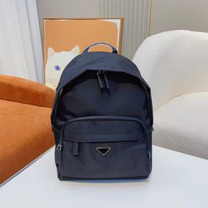 Nylon sac à dos Femmes pour hommes Designer Sacs Bags d'épaule Classic Triangle Solid Backpacks Satchel Womens Schoolbag Randonnée Pack