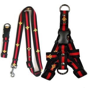 Juego de correas y collares para perros de nailon Arneses con correas para perros de diseño Collar para mascotas con abeja bordada y cadena para mascotas para perros pequeños, medianos y grandes, gatos, chihuahua, caniche, corgi, pug