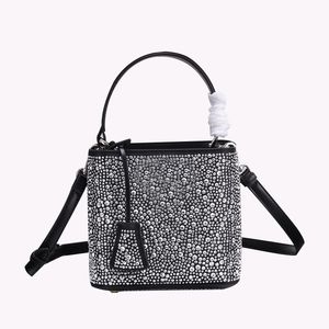 Nylon Hobo Duchesse Bling Crystal Designer Seau Sac Femmes Designer Sacs À Bandoulière Vintage Sac À Bandoulière De Luxe Fourre-Tout Sac À Main Casual Mode Femme Cross Body Purse