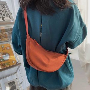 Nylon Satchel Bag Women Nieuwe Fashion Dumpling Bag Lichte tas onderarmtas enkele schoudercanvas tas