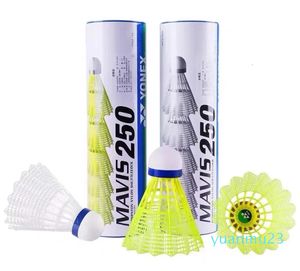 Peteca de nylon YellowWhite Speed Volant Badminton para treinamento externo interno