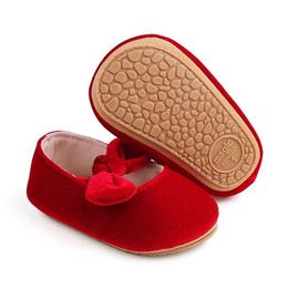 O235 First Walkers Baby Girl Princess Shoes Newborn Bow Rubber Slee Sole sans glissement de lit 0-18 mois D240528