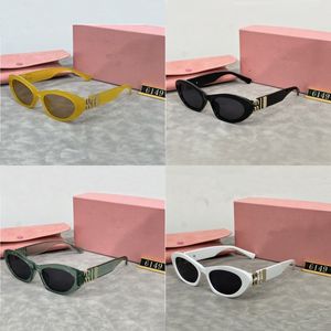 Occhiali da sole gafas de sol de diseño óptico mui mui ojo de gato accesorios de moda de marco completo gafas de lujo lentes redondas pequeñas gafas de viaje de moda 2024 hg137 C4