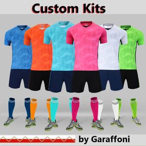OEM aangepaste jeugdvoetbalshirts set uniformen voetbalshirt 240325