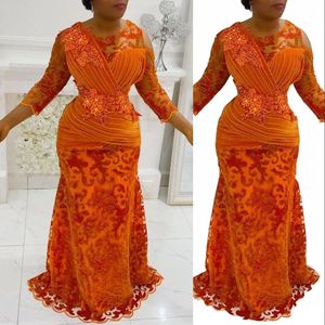 Des robes de mariée pour les applications en dentelle à paillettes à paillettes orange joyaux à paille