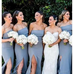 Uit 2020 jurken blauw de bruidsmeisje stoffige schouderschouder chiffon zijkant splein zeemeermin vloer lengte strand bruiloft bruidsmeisje jurken plus maat