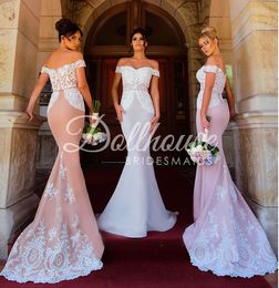 Uit nieuw ontwerp schouder lange zeemeermin bruidsmeisje jurken kanten applique backless bruiloft windvlaag jurk van honor jurys custom