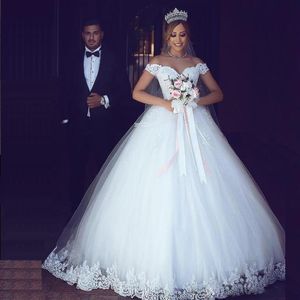 Hors Épaule Robe De Bal Robes De Mariée Dentelle Appliques Arabe Dubaï Robes De Mariée Blanc Tulle Pays Robe De Novia225T