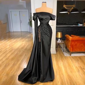 Off-shoulder zwarte optocht feestjurk parels avondjurken formele zeemeermin sexy prom jurk aangepast