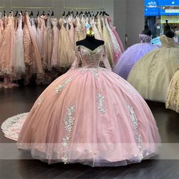 Off schouderroze de baljurk Quinceanera jurk voor meisjes kralen appliques verjaardagsfeestjes jurken prom jurken vestido de 15 s es