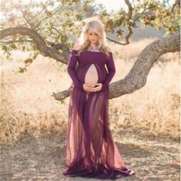épaule à épaules éteintes-épaule à épaules chaudes enceintes enceintes enceintes de la maternité divisée de la maternité Studio photo mode maman