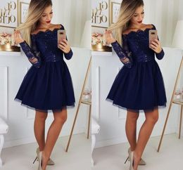 Robes de fête courtes hors épaule avec paillettes à manches longues Applique Robe de bal drapée Cocktail Robe Homecoming Blue marine pas cher 2399664