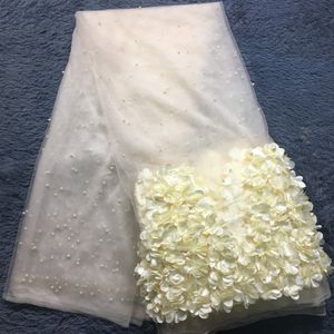 Off White French 3D Lace African Lace Fabric 2022 Dentelle de haute qualité avec perles les derniers tissus en dentelle nigériane pour le mariage M23622