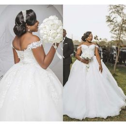Uit met plus jurken applique grootte kant de schouder kralen kristallen tule op maat gemaakte Afrikaanse landelijke bruiloft jurk vestidos