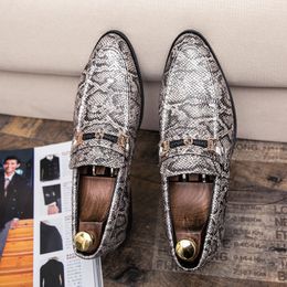 Personnalité d'entreprise de bureau 3322 Party Men Designer Chaussures masculines Luxurious Nouveau 2021 Casual Leather Driving Soft Wear-résistant