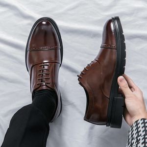 Kantoorjurk Formele Oxfords Classic Business Wedding Wear Elegant Casual Leather Zapatos Brock Carving Men Shoes