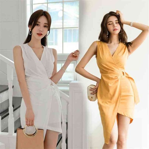 Bureau dames Corée robe pour femmes été jaune sans manches col en V robe d'été sexy mode club irrégulier mini robes 210602