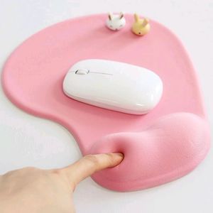 Mousepad de bureau avec support de poignet en gel.