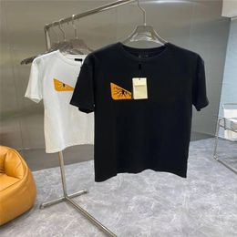 Site officiel Designer Summer Mens Designer T-shirt Casual Man Femmes Tees avec lettres Imprimer manches courtes Top vendre de luxe Men2541