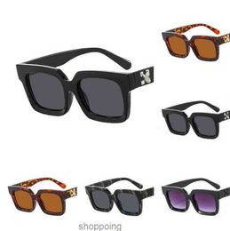 Offs Frames Gafas de sol de moda Marca Hombres Sunglass Arrow x Black Frame Eyewear Trend Square Sunglasse Deportes Viajes Gafas de sol Qh1k