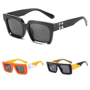 Offs White Fashion Cadres Lunettes de soleil Designer Marque Hommes Femmes lunettes Arrow X Frame Lunettes Tendance Hip Hop Square Lunettes de soleil Sports Voyage Lunettes de soleil WQV5