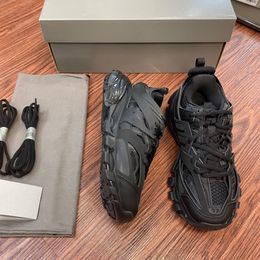 OG avec boîte Box Men de luxe Men de luxe Femmes Casual Designer Shoes Track 3 3.0 Triple White Black Sneakers T.S.Gomma Leather Trainer en nylon Plateforme imprimée Trainersz1jk