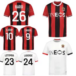 OGC Nice Soccer 1 Marcin Bulka Jersey Club 9 Terem Moffi 26 Melvin Bard 11 Morgan Sanson 19 Khephren Thuram 24 Gaetan Laborde Voetbalshirttenues 2023-24 Rood Wit Team