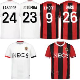 OGC Nice voetbalshirt 23 24 Club 9 MOFFI 24 LABORDE 29 GUESSAND 28 BOUDAOUI 20 ATAL 55 NDAYISHIMIYE 4 DANTE 26 BARD 11 SANSON 6 TODIBO 23 LOTOMBA voetbalshirttenues