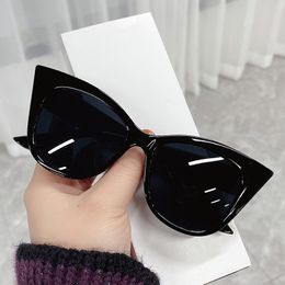 OIMG Mode Cat Eye Zonnebril Vrouwen Vintage Oversized Gradiënt Zonnebril Shades Vrouwelijke Luxe Designer UV400 Sunglass