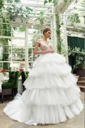 Oksana Mukha robes de mariée bretelles spaghetti dos nu balayage train niveaux robes de mariée sur mesure dentelle appliques une ligne robe de mariée