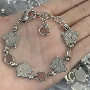 Pulsera con dijes de diseño antiguo, pulsera de lujo para mujer, joyería de diseñador, pulseras de piedras preciosas verdes para mujer, regalo del día de Navidad zh190 E4