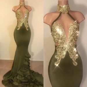 Olive Halter Green Satin Long Mermaid Prom Dresses Black Girls Lace Applique Gerolde gelaagde ruches Sweep trein avondjurken