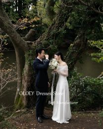 Oloey Simple A Line Korea Robes de mariée Photoshoot Manches longues sur le plancher de l'épaule Longueur Bridal Robes corset 2024