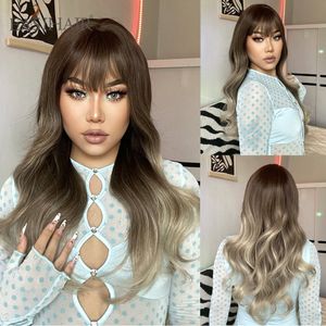 Ombre brun blonde longue perruques synthétiques ondulées avec une frange perruque de cheveux gris gris naturel pour femmes cosplay Cosplay résistant à la chaleur