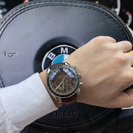 Montres en cuir en cuir Omeg pour hommes 2024 Nouvelles montres pour hommes Tous les travaux de machines automatiques Top Luxury Brand Clow