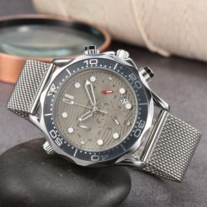 Omeg Relojes de pulsera para hombres 2023 Nuevos relojes para hombres Todos los diales funcionan Reloj de cuarzo Alta calidad Top Marca de lujo Reloj cronógrafo Accesorios de moda Tipo de correa de acero de malla