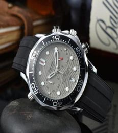 Omegseamaste Brand Top Quality Men Watch 42 mm Fondage complet Stophatch Black Blue Grey Rubbery Horloge Luxury Quartz Président DA9937567