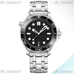 OMG -horloge met doosontwerper Man Hoge kwaliteit Beweging Kijkt chronograaf Montre OMG Luxe Homme Uhr met Box Men S Sapphire Glass Mechanical Watch 24SS 265