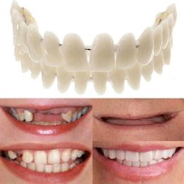 Op valse tanden Bovenste onderste tandheelkundige fineer Kunstgebit Tandafdekkingsset Valse tanden 240229