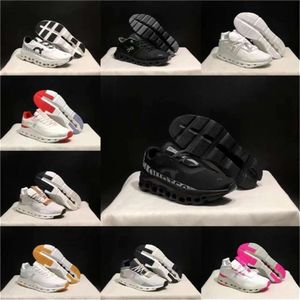 Sur les chaussures de course de haute qualité Hommes Femmes Designer Cloudnova Form Nova White Pearl x 3 Cloudmonster Monstermen Femmes Baskets de sport Sportssand Cross Surf