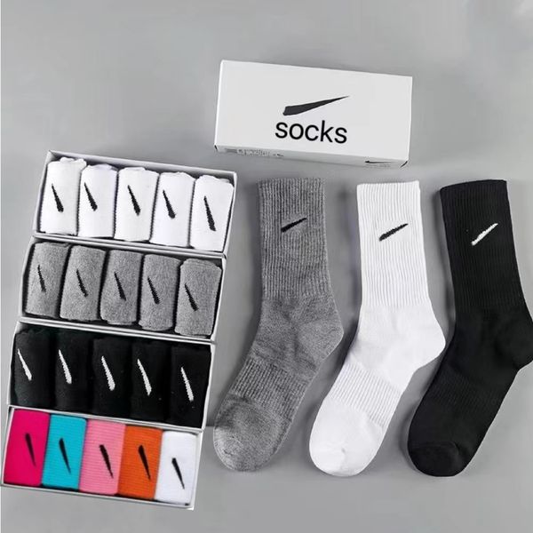 En vente chaussettes de créateurs chaussettes de sport longues mi courtes taille couleur unie chaussettes noir blanc gris chaussettes en coton respirant pour homme et femme jogging basket-ball chaussettes de football