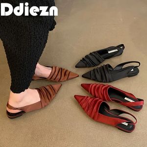 Sur le glissement femelle rouge extérieur élégant femmes Sandales de mode peu profonde pour femmes chaussures pour diapositives b fashi