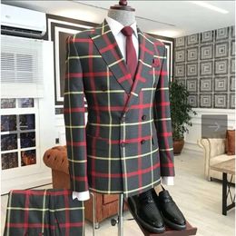 Eén Damier Groom Tuxedos nieuwste cheque knop Red Shawl Rapel Slim Fit Mens Wedding Suits Formeel feest Prom Pak Custom Made (jas+broek)