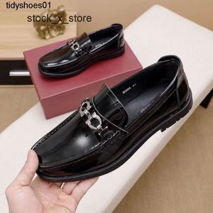 UNA FERAGAMO COWHIDE Formal Business Leather Shoes Shoes Shoes Fit de cuero de cuero de cuero de cuero para hombres tendencia de moda de pie británico para el matrimonio 1e8t