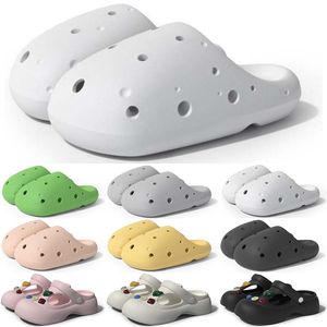 Une sandale de concepteur gratuite pour 2 diapositives d'expédition Sandales Gai Mules Men Femmes Slippers Trainers Sandles Color27 46 S Color7 648 S