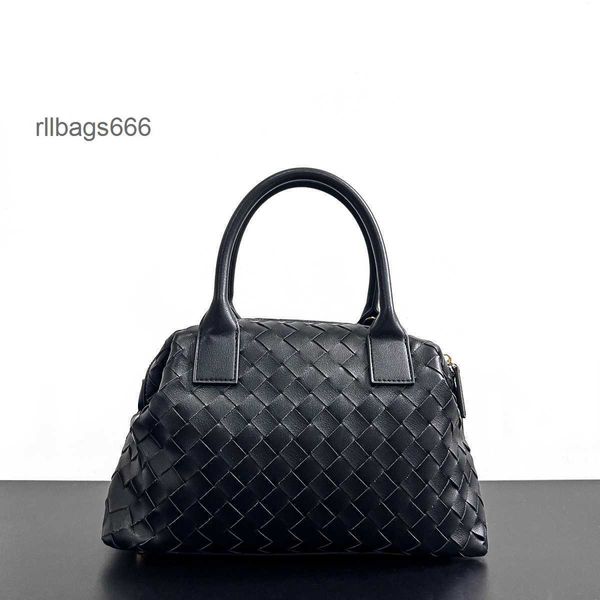 One Hand2024 Designer Simple Fashion Handbags sacs Bags pour femmes Bauletto Lady Luxury Pillow en cuir Bottegs épaule à bandoulière