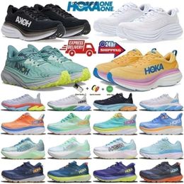 Eén Hokahs Bondi 8 Clifton 9 hardloopschoenen voor vrouwen koolstof x 2 x3 mach x mach Challenger 7 Triple White Black M SpeedGoat 5 Wide Stinson 6 Atr